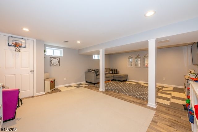136 Redwood Ave, Wayne Twp., NJ 07470