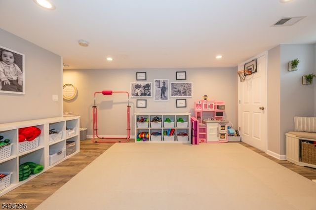 136 Redwood Ave, Wayne Twp., NJ 07470