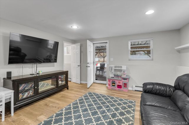 11 17th Avenue, Ronkonkoma, NY 11779