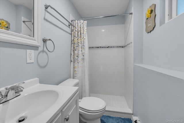 11 17th Avenue, Ronkonkoma, NY 11779