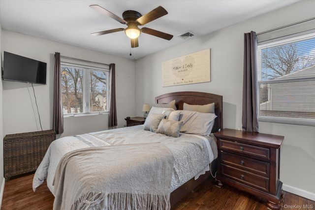 11 17th Avenue, Ronkonkoma, NY 11779