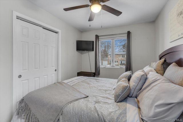 11 17th Avenue, Ronkonkoma, NY 11779