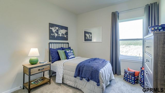 12409 S 205th Avenue, Gretna, NE 68028