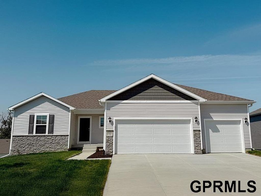12409 S 205th Avenue, Gretna, NE 68028