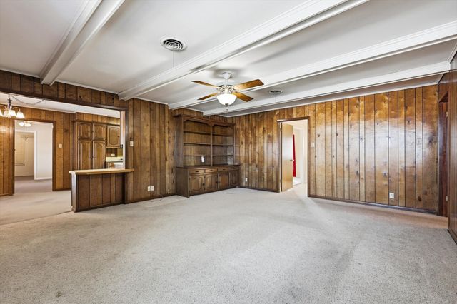 300 Red River Drive, Whitesboro, TX 76273