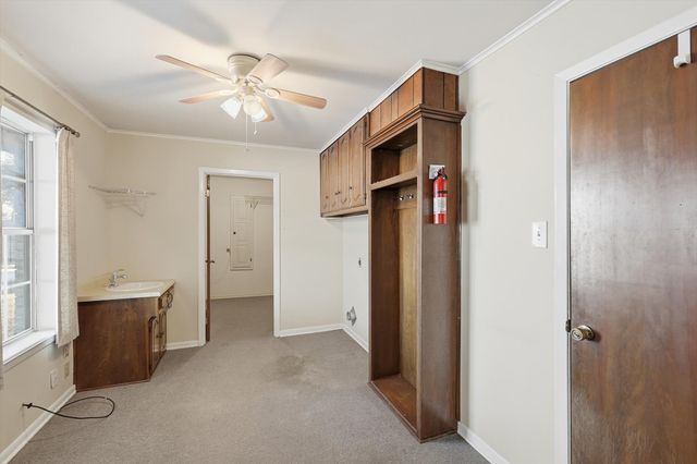 300 Red River Drive, Whitesboro, TX 76273