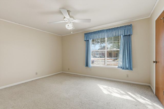 300 Red River Drive, Whitesboro, TX 76273