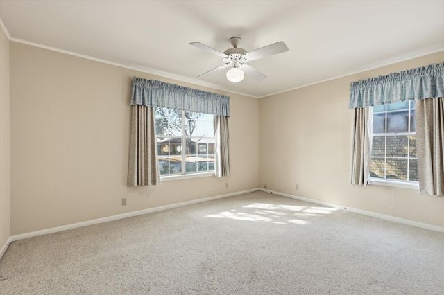 300 Red River Drive, Whitesboro, TX 76273