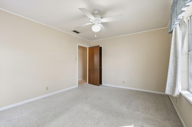 300 Red River Drive, Whitesboro, TX 76273