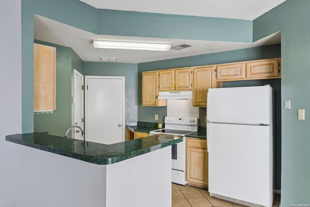 3130 Stoney Grv, San Antonio, TX 78247
