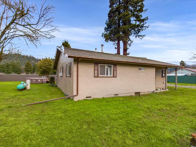 926 Holmes Flat Road, Redcrest, CA 95569