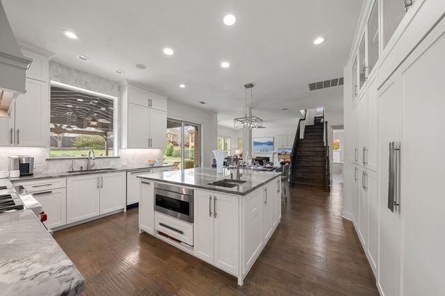 616 Honeysuckle Hollow, Southlake, TX 76092