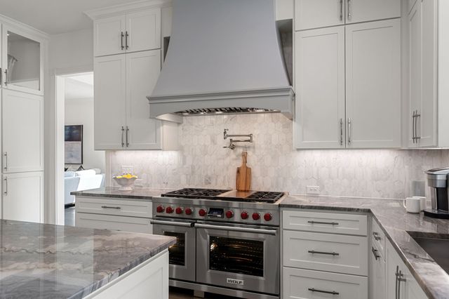 616 Honeysuckle Hollow, Southlake, TX 76092