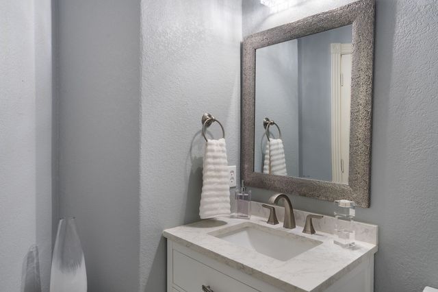 616 Honeysuckle Hollow, Southlake, TX 76092