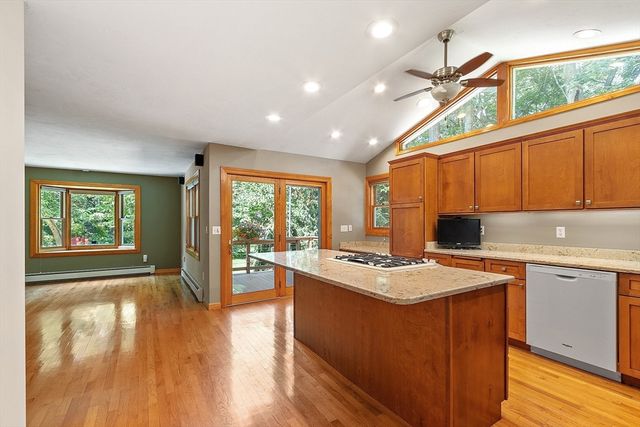 277 Willard St, Leominster, MA 01453