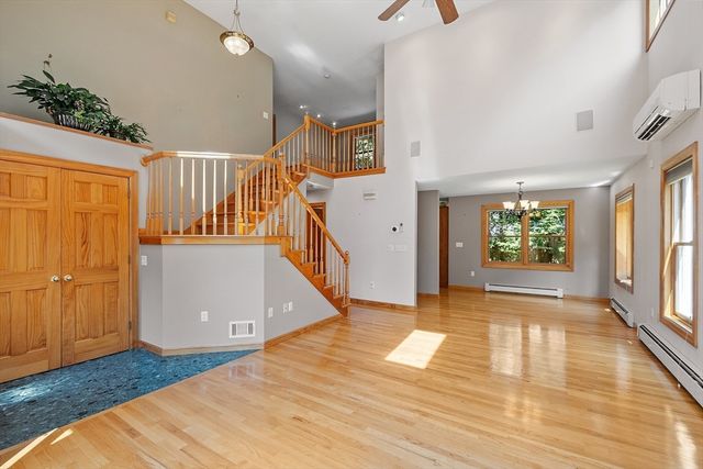 277 Willard St, Leominster, MA 01453