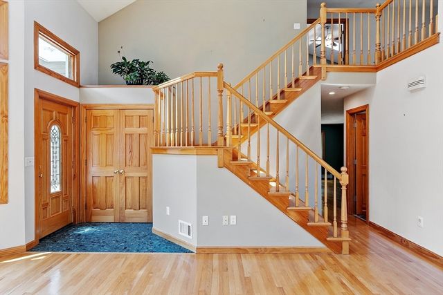 277 Willard St, Leominster, MA 01453