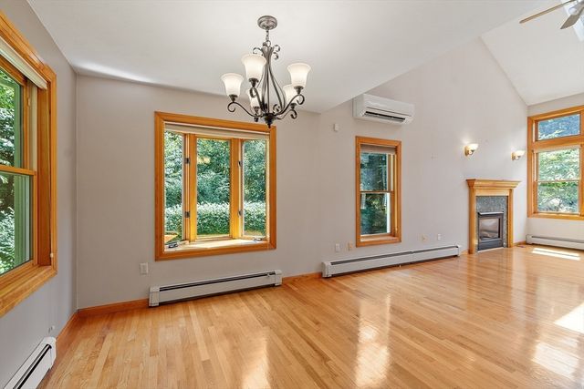 277 Willard St, Leominster, MA 01453