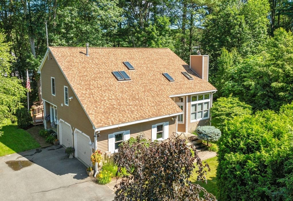 277 Willard St, Leominster, MA 01453