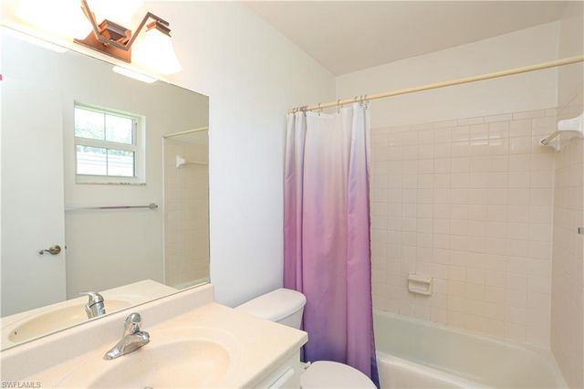 221 Cypress WAY E 201, Naples, FL 34110