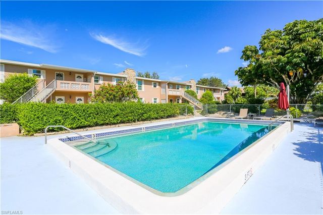 221 Cypress WAY E 201, Naples, FL 34110