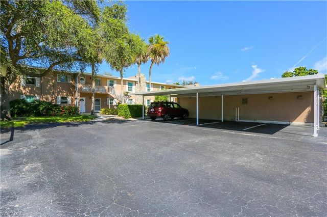 221 Cypress WAY E 201, Naples, FL 34110