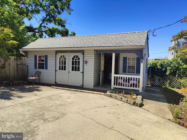 859 N 32ND ST, Camden, NJ 08105