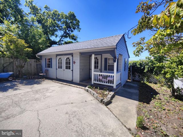 859 N 32ND ST, Camden, NJ 08105