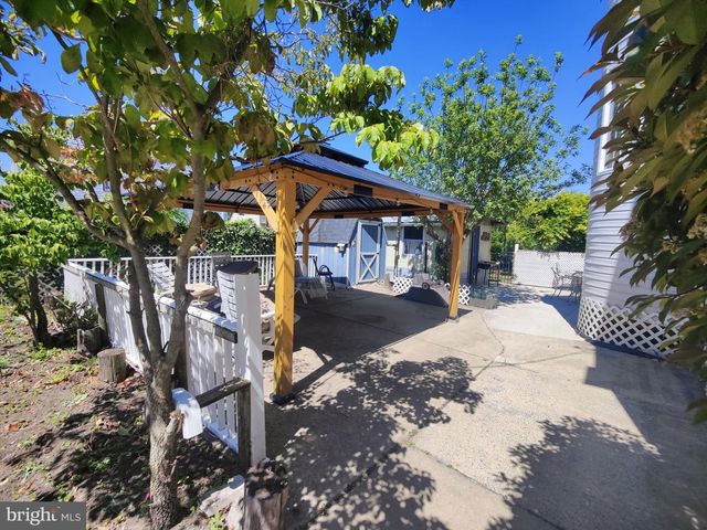 859 N 32ND ST, Camden, NJ 08105
