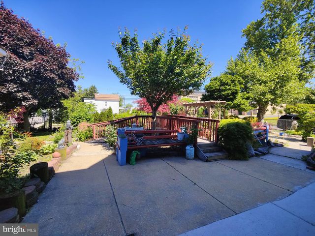 859 N 32ND ST, Camden, NJ 08105
