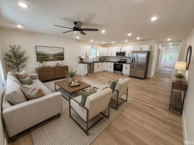 515 College Avenue, Mitchell, IN 47446