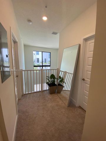 4745 NW 84th Ct 14, Doral, FL 33166