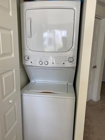 4745 NW 84th Ct 14, Doral, FL 33166