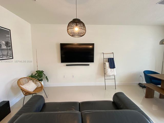 4745 NW 84th Ct 14, Doral, FL 33166