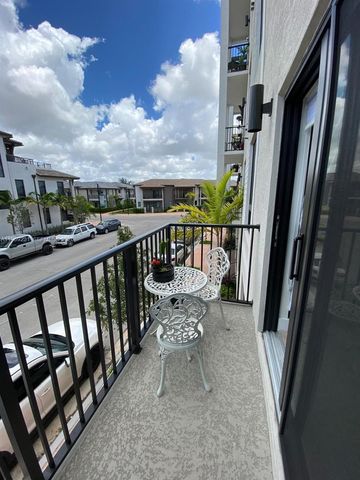 4745 NW 84th Ct 14, Doral, FL 33166