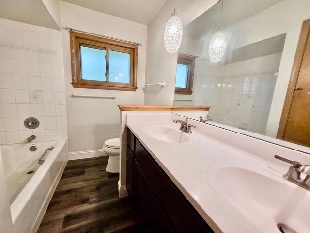 4380 N 143rd STREET, Brookfield, WI 53005