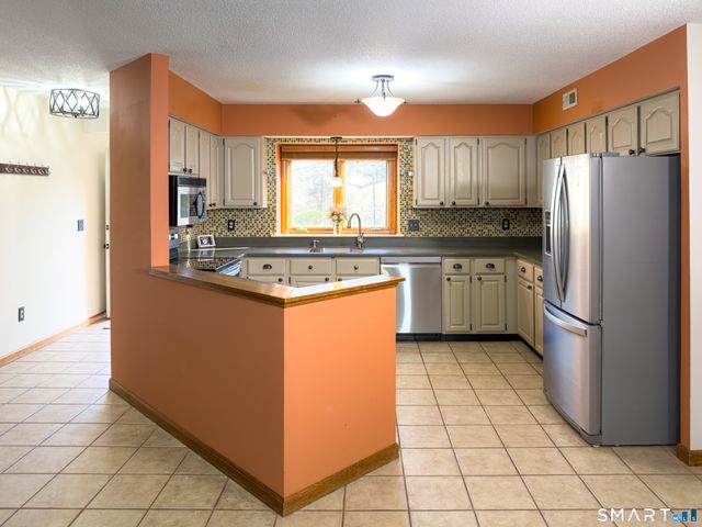 804 Sand Stone Drive 804, South Windsor, CT 06074