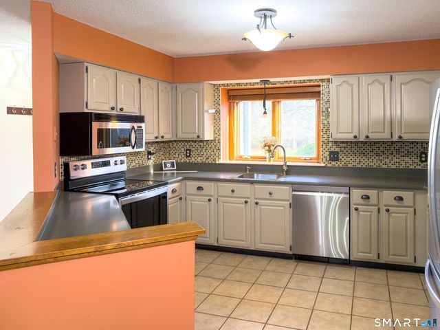 804 Sand Stone Drive 804, South Windsor, CT 06074