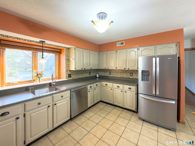 804 Sand Stone Drive 804, South Windsor, CT 06074