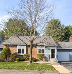 804 Sand Stone Drive 804, South Windsor, CT 06074