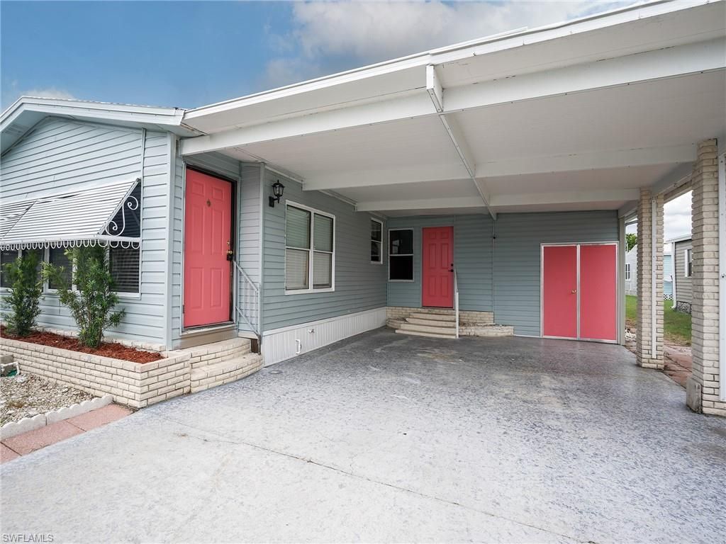 3033 Artesian LN, North Fort Myers, FL 33917