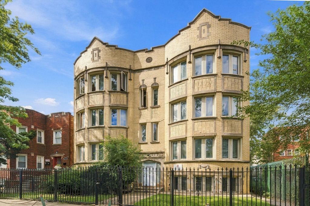 7932 S Kingston Avenue, Chicago, IL 60617 — photo 2