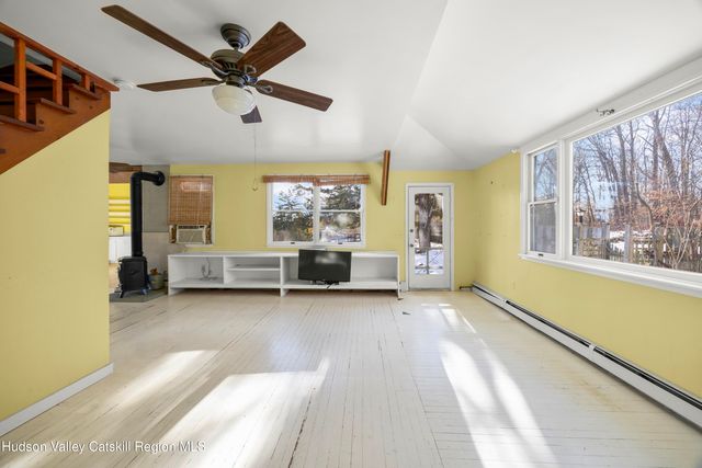 85 Eastern Parkway, Germantown, NY 12526