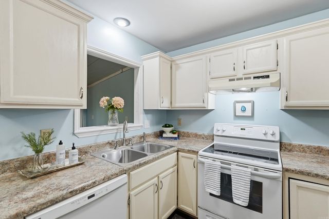 132 Point West Circle, Little Rock, AR 72211