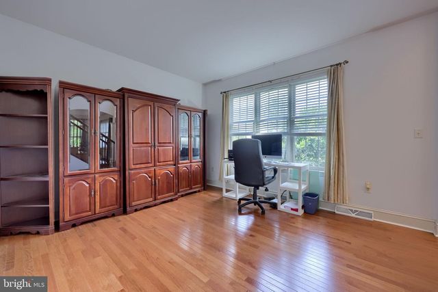 1032 SUNWOOD LN, Lancaster, PA 17601