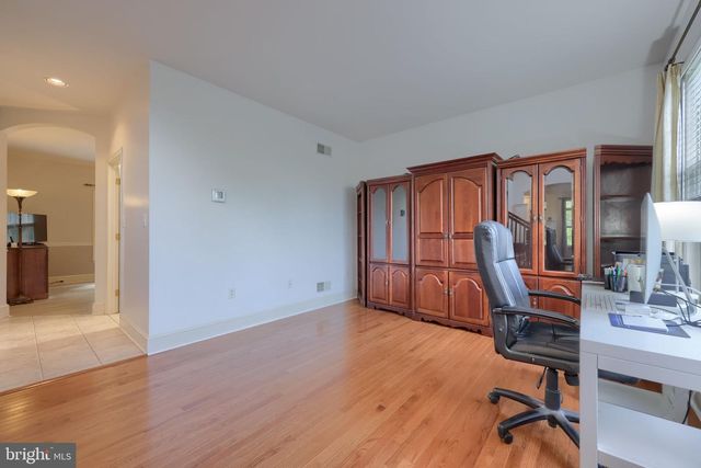 1032 SUNWOOD LN, Lancaster, PA 17601