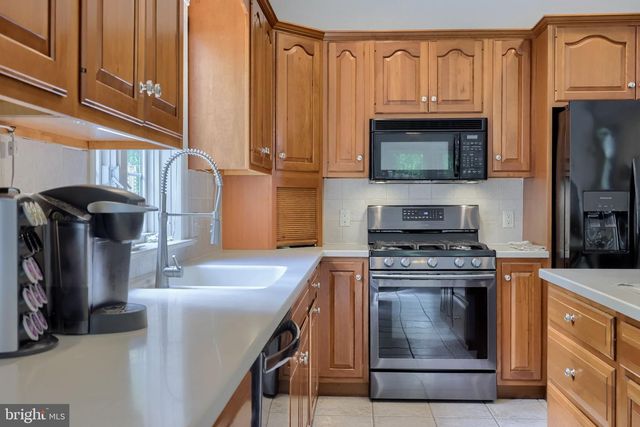1032 SUNWOOD LN, Lancaster, PA 17601