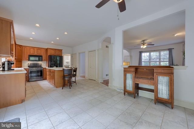 1032 SUNWOOD LN, Lancaster, PA 17601