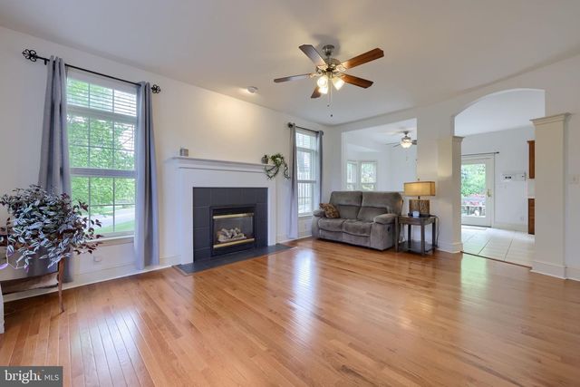 1032 SUNWOOD LN, Lancaster, PA 17601