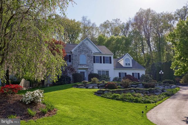 1032 SUNWOOD LN, Lancaster, PA 17601